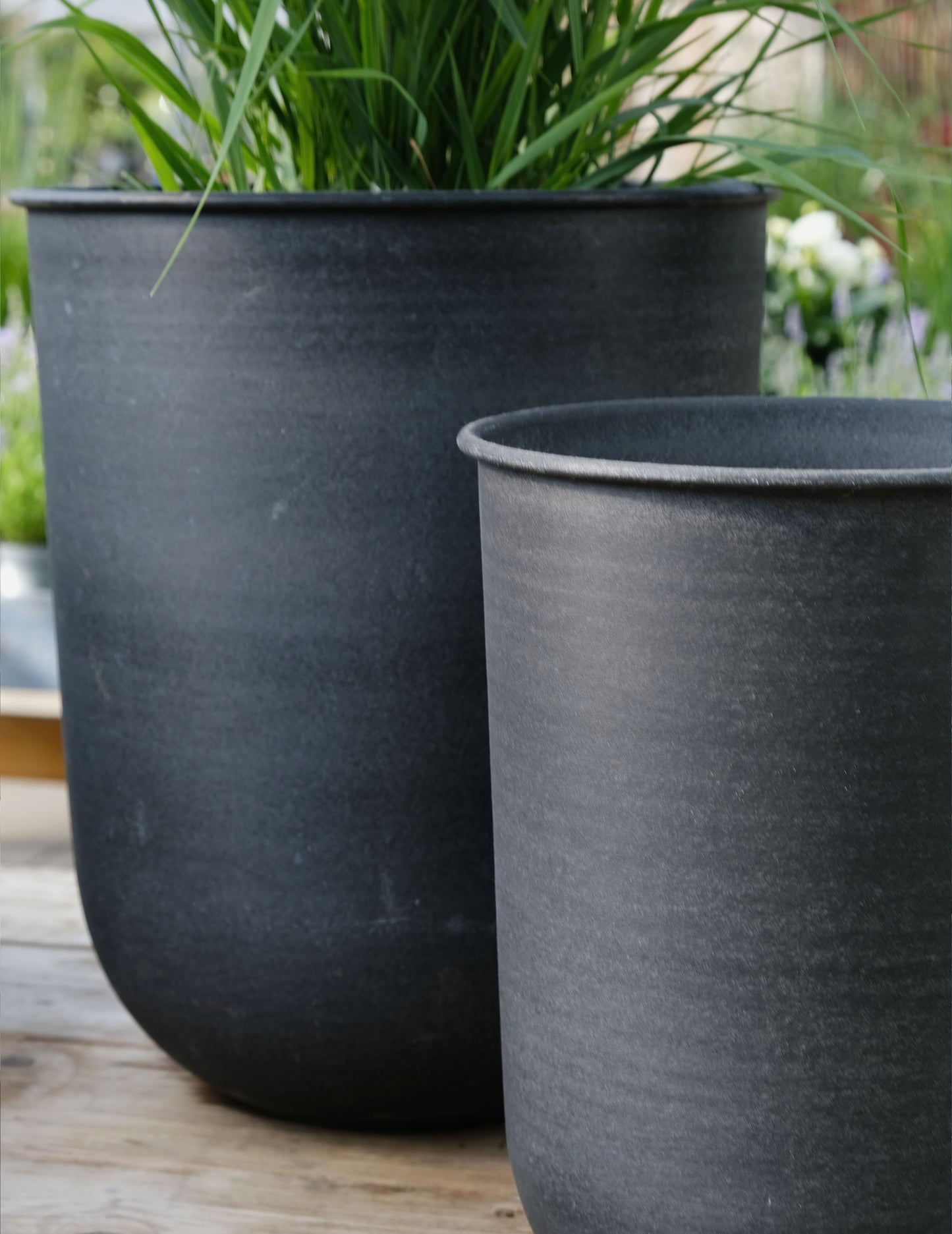 DBKD OUT Blumentopf aus Metall