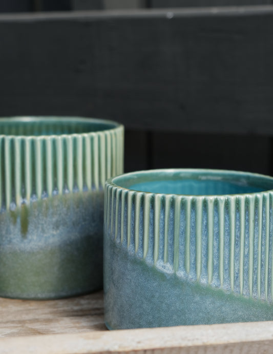 Blau-Grüner Übertopf