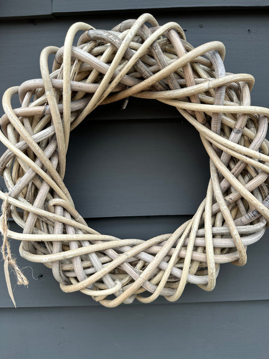 Rattan Kranz - Natürlich. Zeitlos. Handgefertigt.