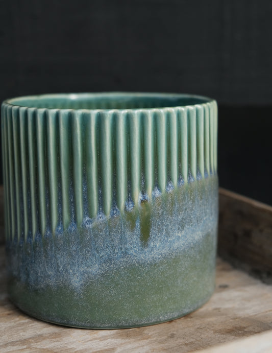Blau-Grüner Übertopf